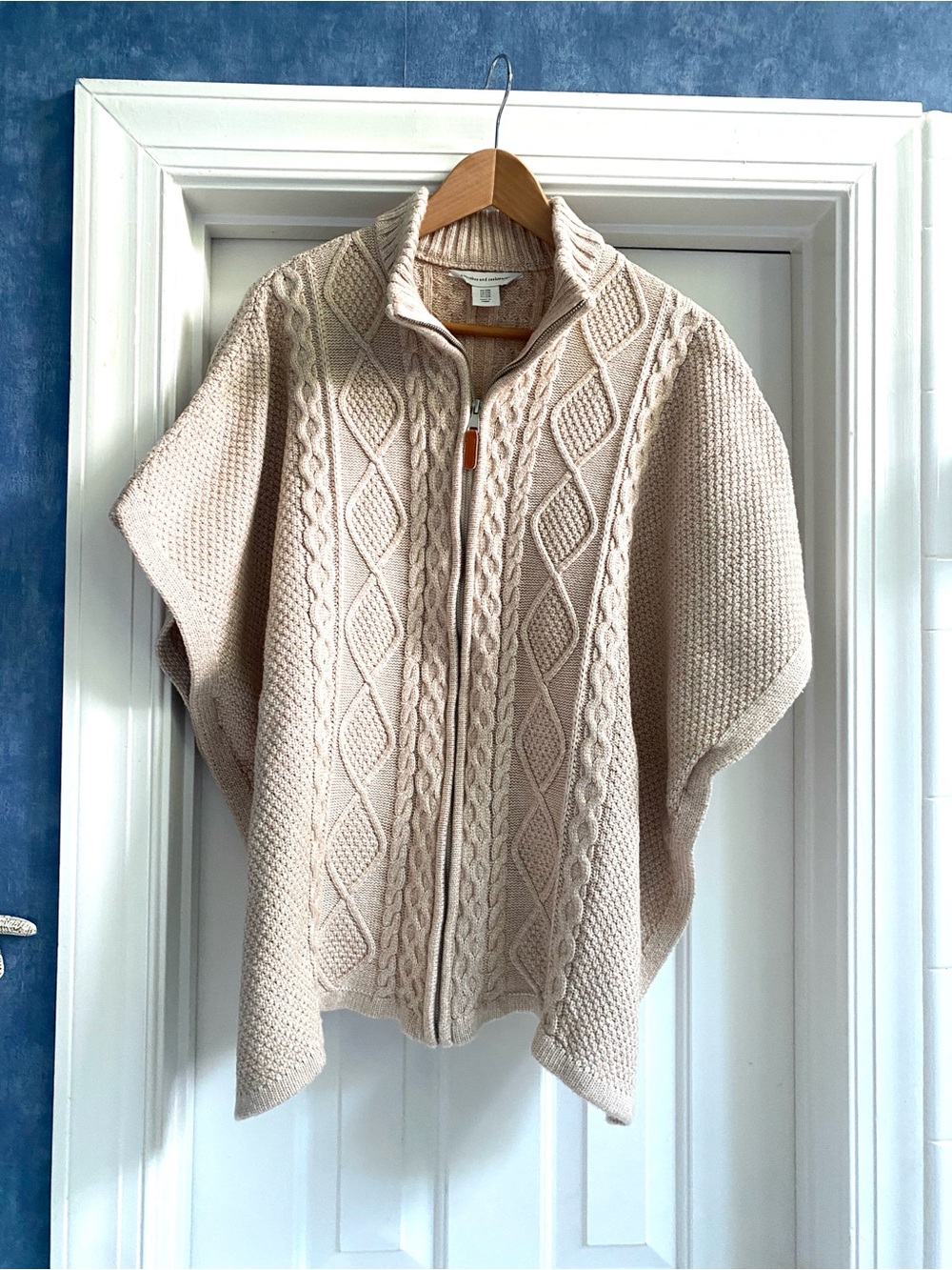 Chunky Cable Knit Zip-Front Women's Sweater Poncho - Cream / Light Coffee